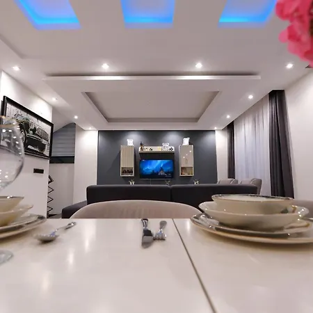 Luxury Villas & 别墅 *